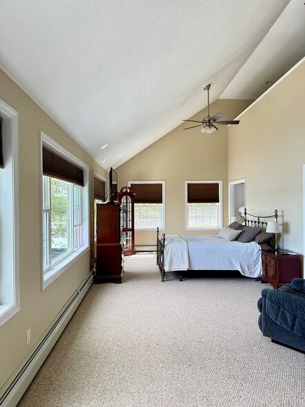 Building Photo - 167 Camelot Shore Dr
