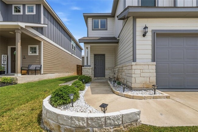 Building Photo - 316 Stone Water Ln