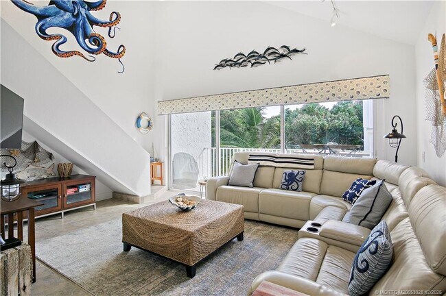 Building Photo - 245 NE MacArthur Blvd