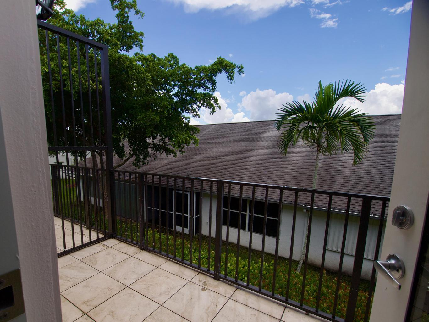 Building Photo - 5982 NW 94th Ave