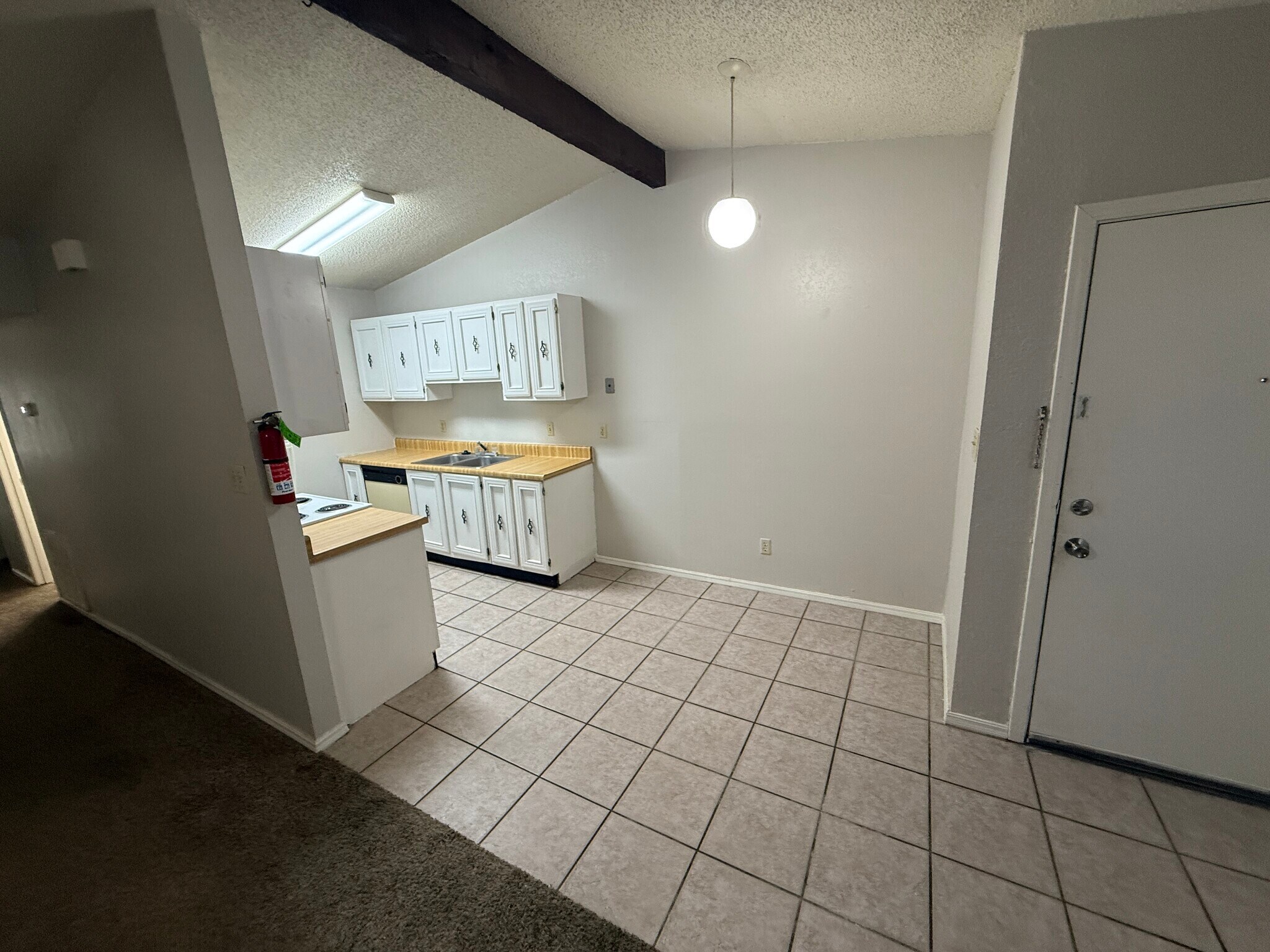 Building Photo - 828 Hardy Springs Cir