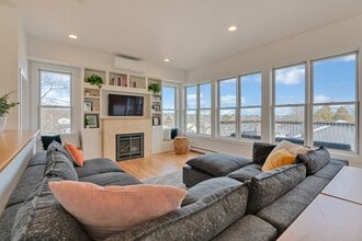 Building Photo - Stunning 4 Bed 2.5 Bath Steps from Willards Beach UNFURNISHED