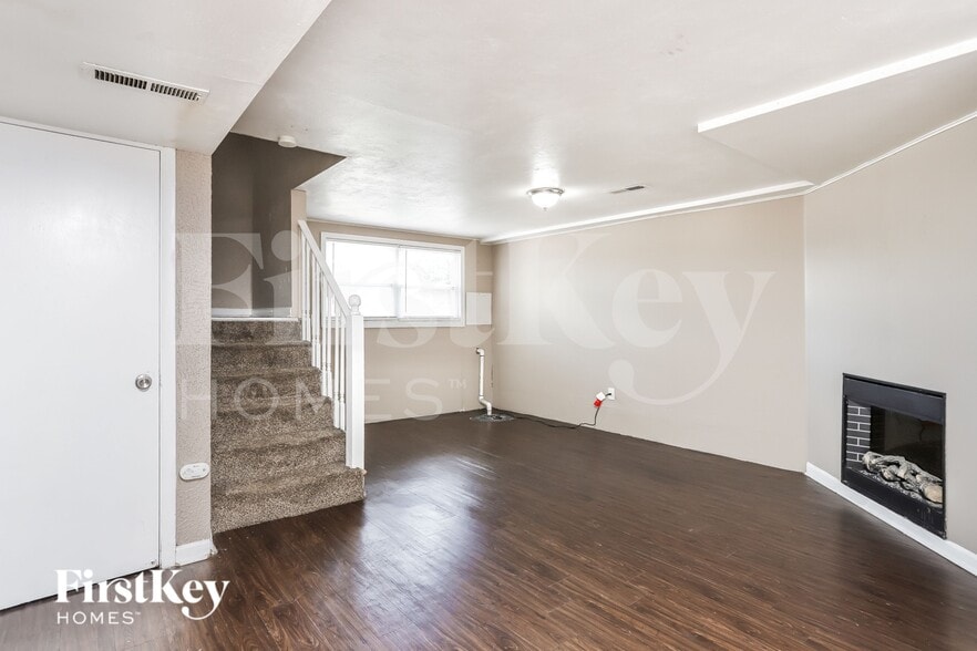 Building Photo - 9963 Meadow Ave