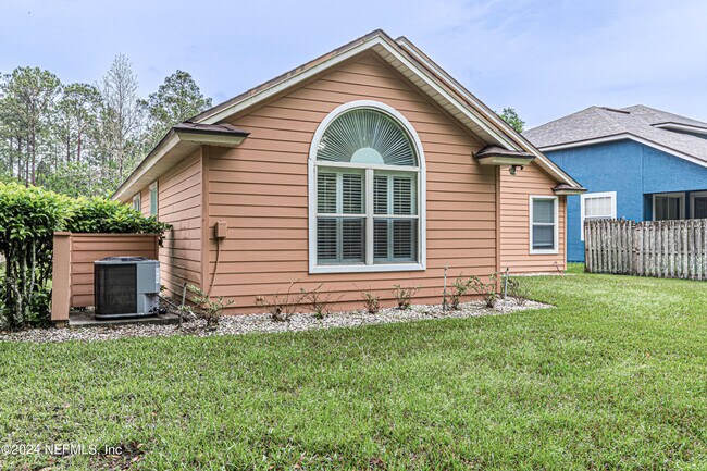Building Photo - 2243 Trailwood Dr