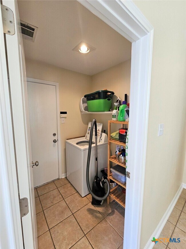Building Photo - 2253 N Ranch Estates Blvd