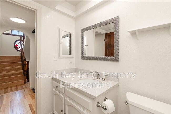 Building Photo - 227 S Irena Ave