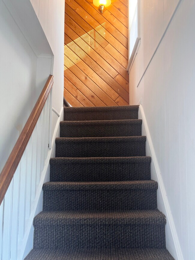 Building Photo - 229 Willets Ave