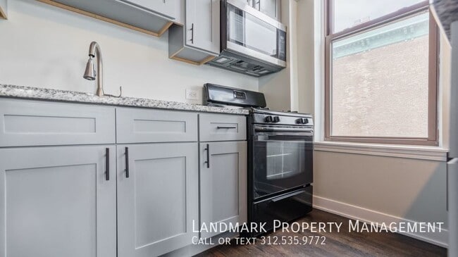 Building Photo - 1926 S Canalport-Unit 2F