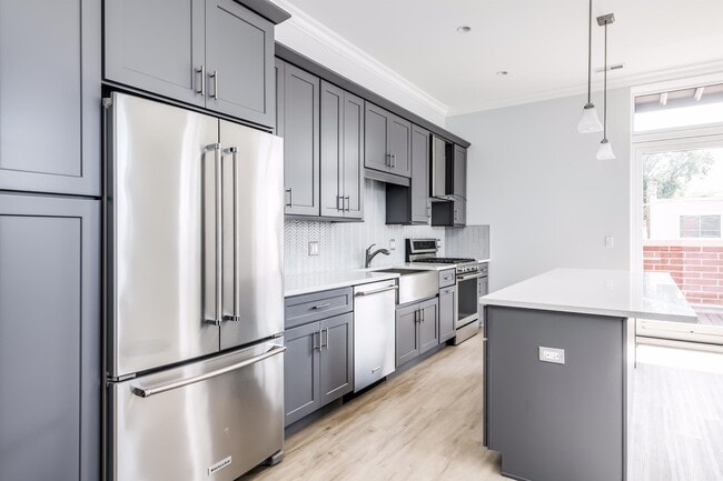 Interior Photo - 7652 Madison Street