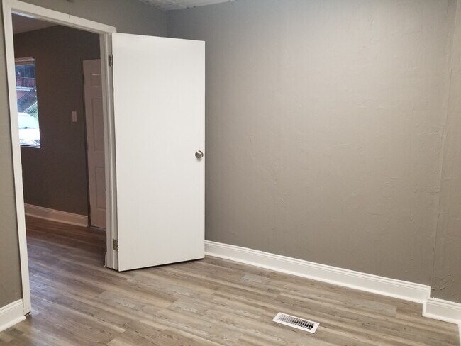 Bonus Room/Bedroom 3 - 519 Carothers Ave