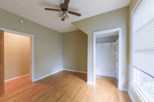 Building Photo - 4849 Vincent Ave S