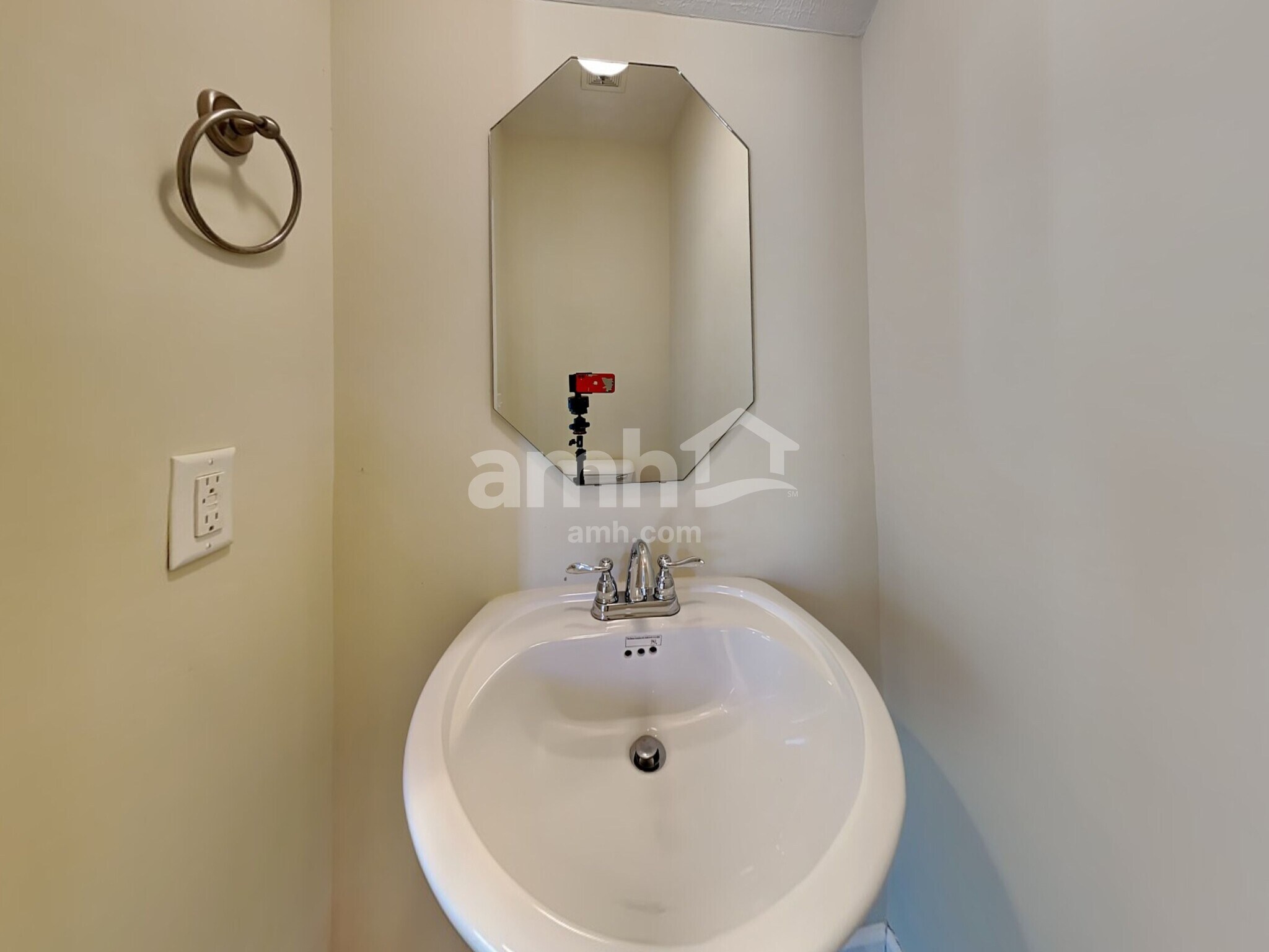 Building Photo - 6947 Calderwood Dr