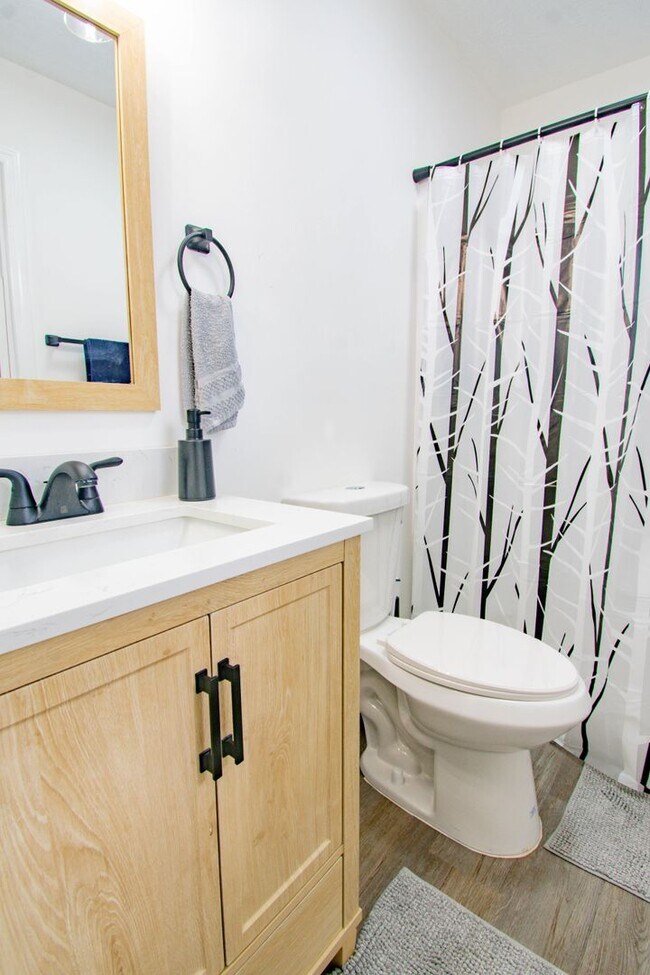 Building Photo - Coming Soon! 4 Bedroom 2 Bathroom Home: Pets Okay!