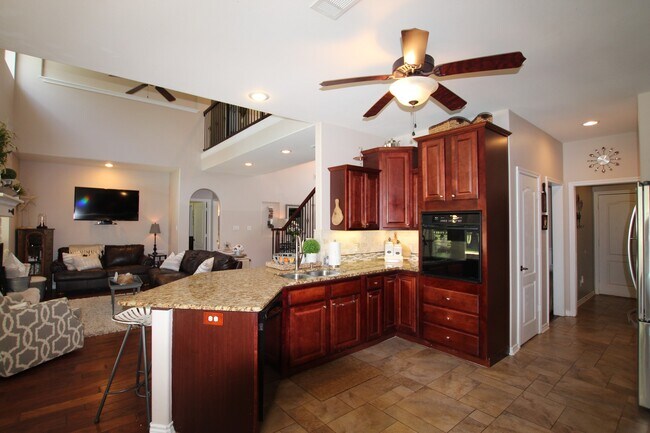 Building Photo - Lease Takeover Opportunity Available: Stun...