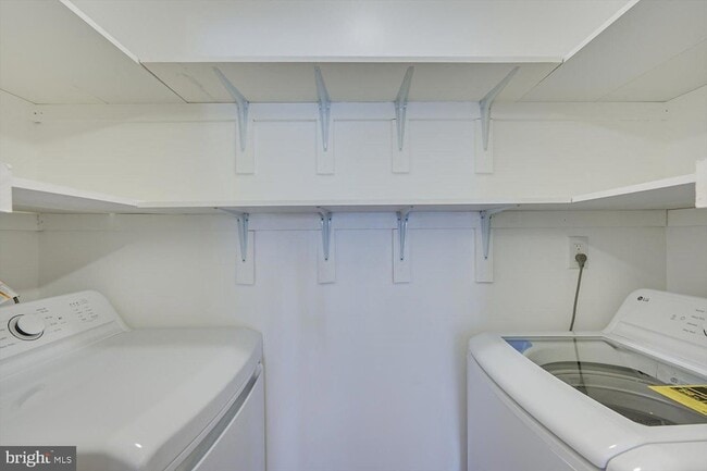 Building Photo - 60 O'Neill Ct