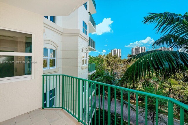 Building Photo - 20000 E Country Club Dr