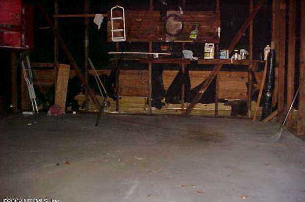Building Photo - 9034 Tyler Ave
