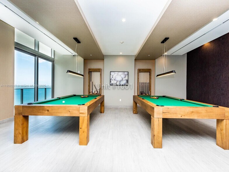 Building Photo - 488 NE 18th St