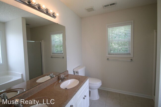 Building Photo - 3 br, 2 bath House - 417 Swallowtail Court