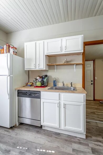 Building Photo - 206 Spruce St