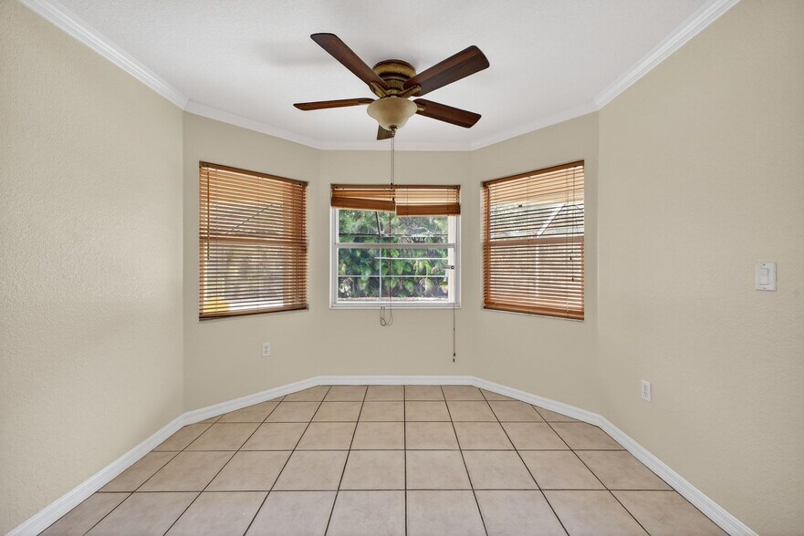 Building Photo - Charming 3-Bedroom Home with Private Pool in Buckingham Air Park