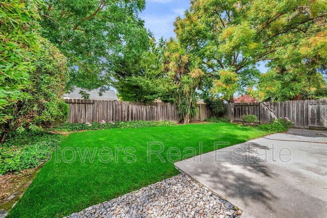 Building Photo - 216 Joaquin Dr