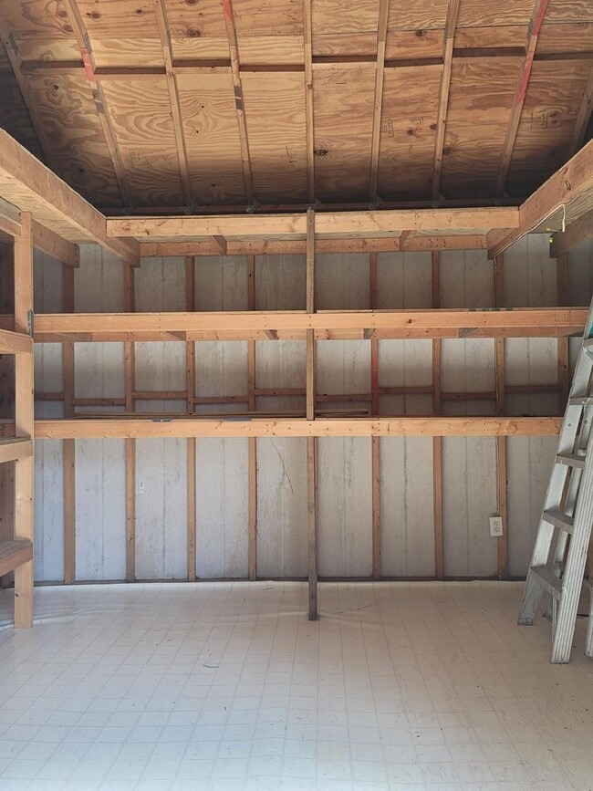 Building Photo - Charm + Plenty of Storage Space-Make this Temple Terrace House A Home!