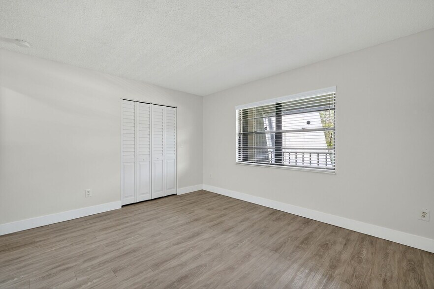 Building Photo - 2513 S 17th St