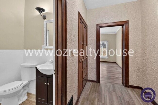 Building Photo - 1766 Milburn Ave