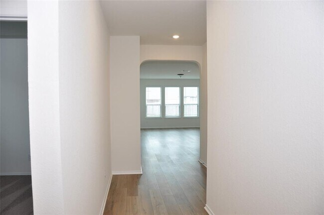 Building Photo - 204 Coastal Wy