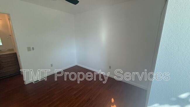 Building Photo - 714 Tanner Dr