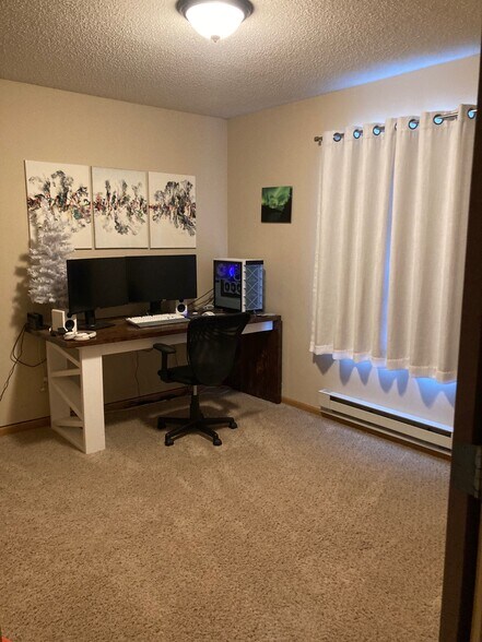 Building Photo - 226 W South St