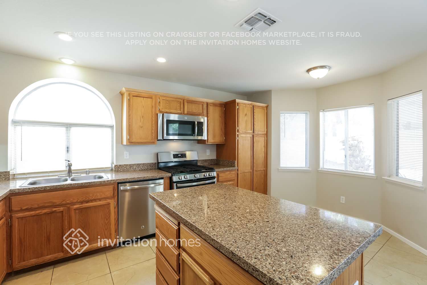 Building Photo - 3053 Reef View St