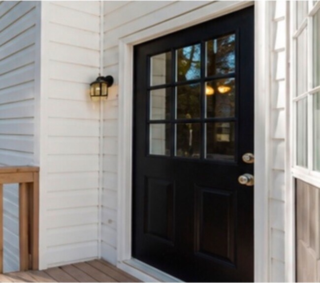 Building Photo - 4084 Pinehurst Valley Dr