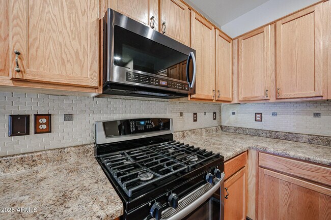Building Photo - 7335 W Desert Mirage Dr