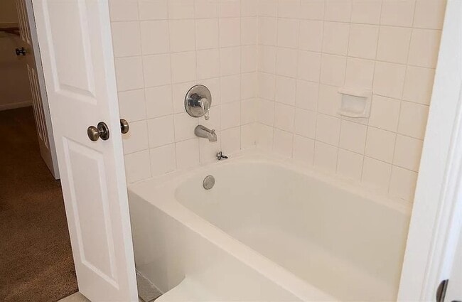 Building Photo - 63 Scarlet Woods Ct