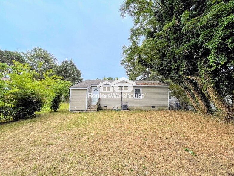 Building Photo - 1506 Wilcox Ave