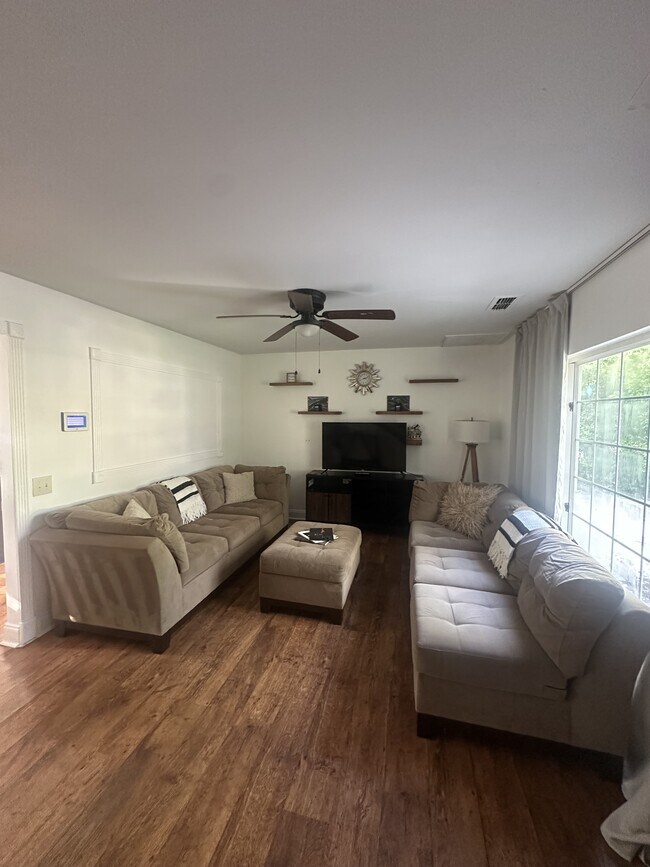 Building Photo - 381 S Cobble Ct