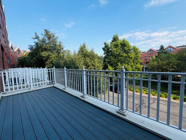Building Photo - 2085 Valor Ct