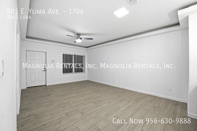 Building Photo - 901 E Yuma Ave