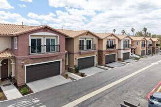 Building Photo - Lovely Home in Chino Valley Unified School...