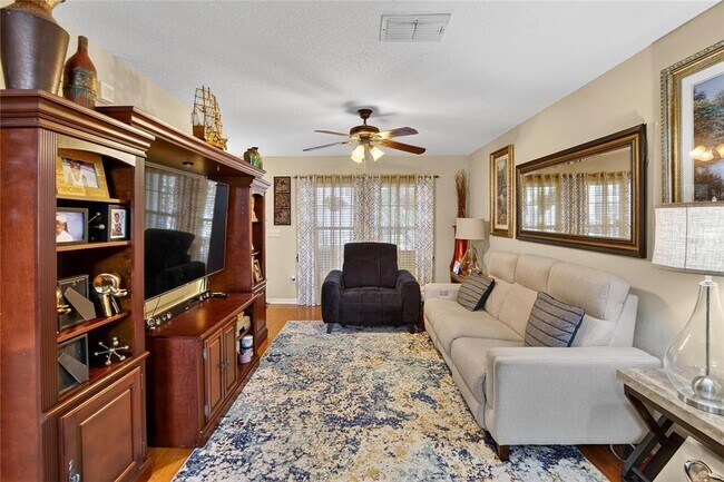 Building Photo - 209 Sawtooth Dr