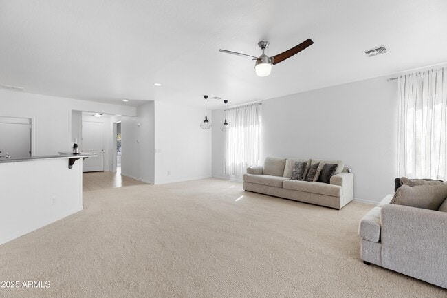 Building Photo - 3664 S Jasmine Dr