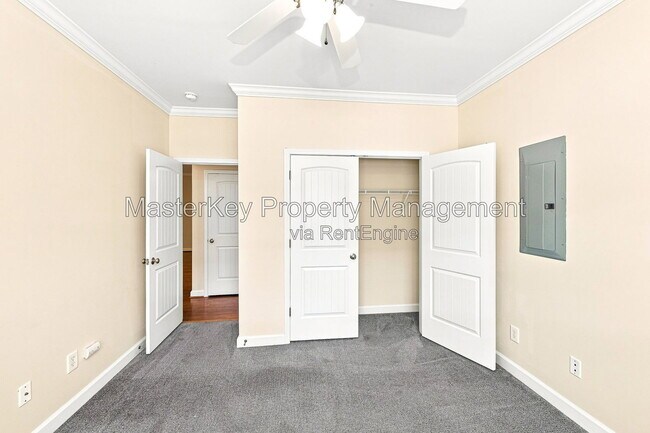 Building Photo - 725 Keystone Park Dr