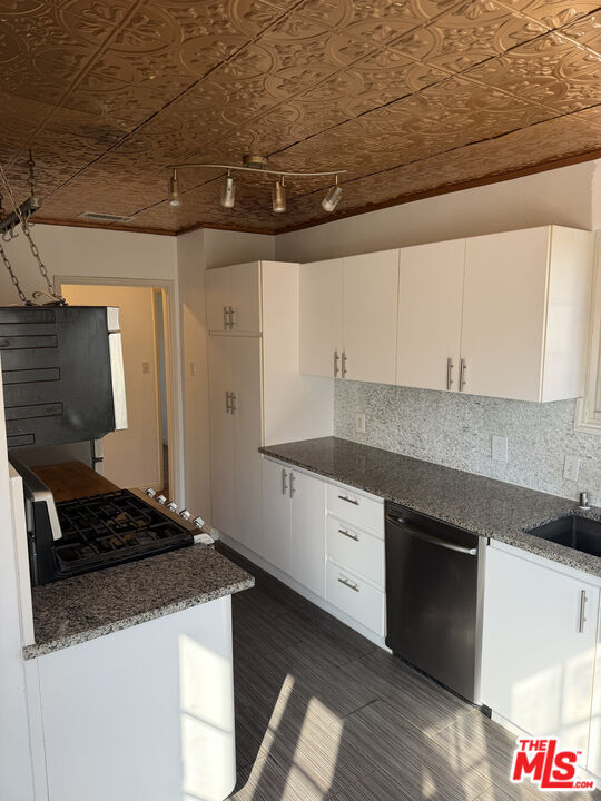 Building Photo - 6434 W 87th St