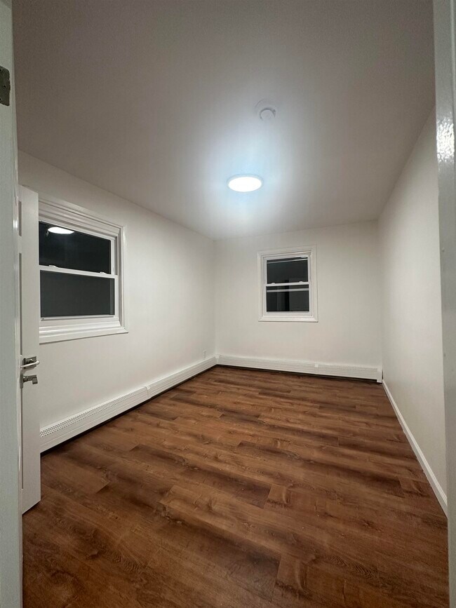 Building Photo - 23 Valley Pl