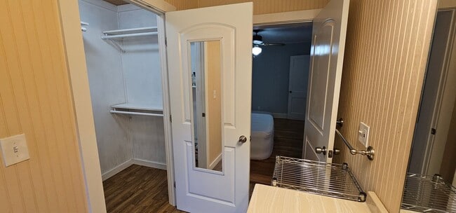 Building Photo - Cutie in the Country