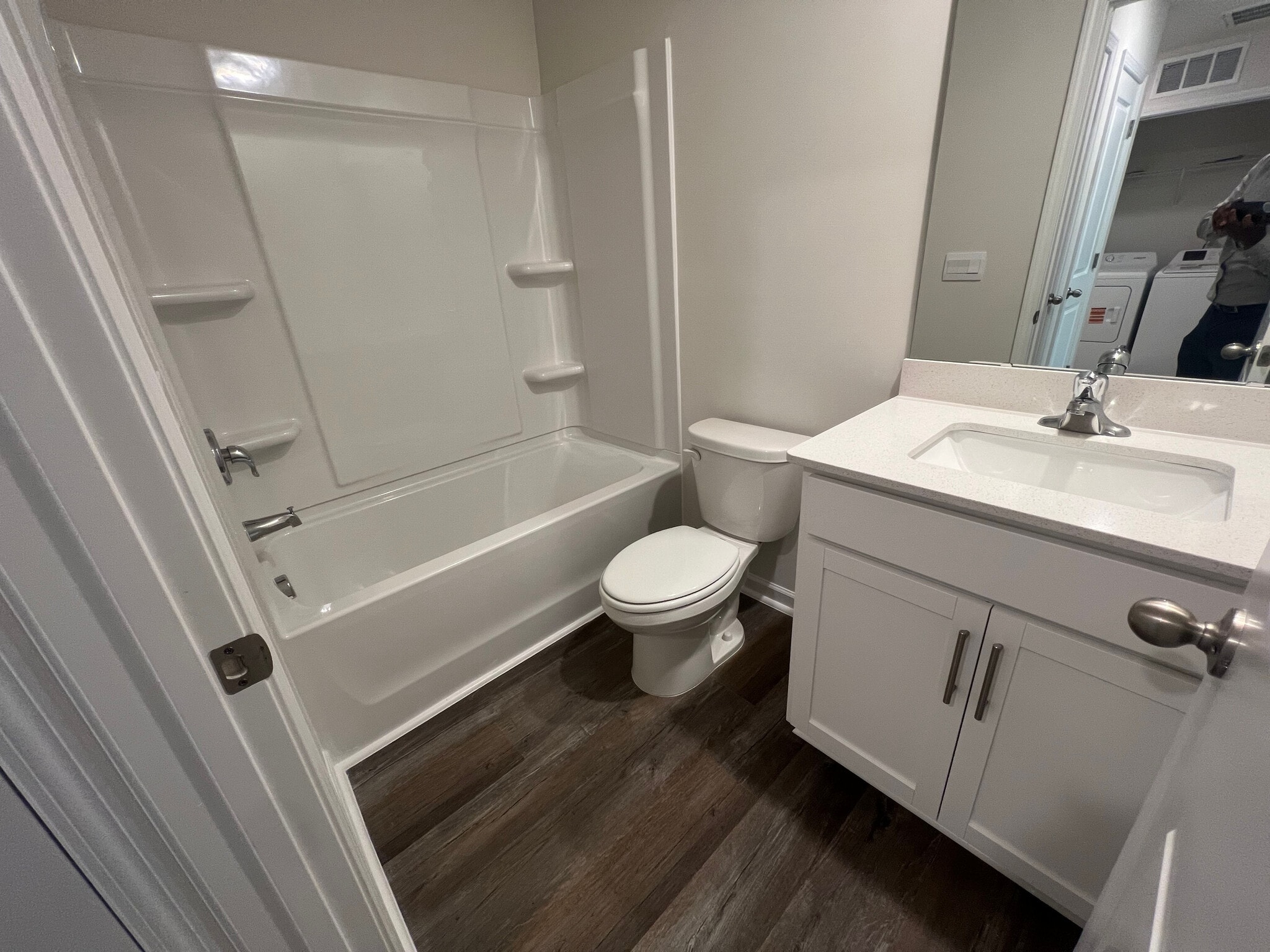 Building Photo - Room in Townhome on Starlight St