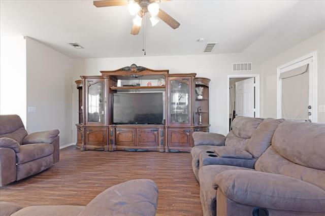 Building Photo - 8420 Silverbell Ln