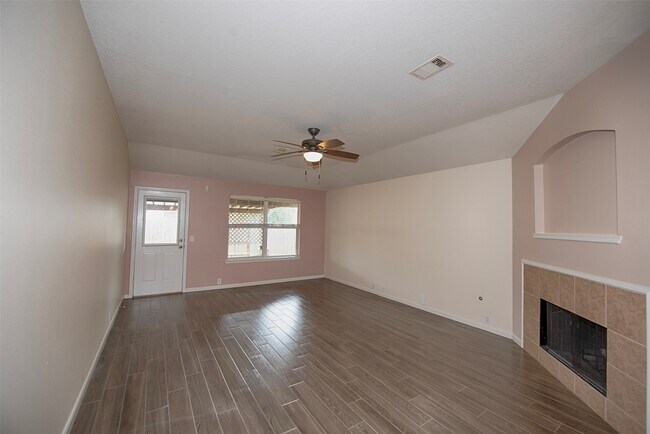 Building Photo - 2753 Foster Hill Dr